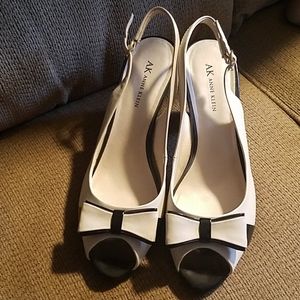 AK ANNE KLEIN HEELS